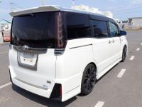 Toyota NOAH 2016