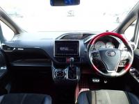 Toyota NOAH 2016