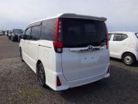 Toyota NOAH 2015
