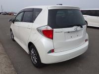 Toyota RACTIS 2011