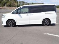 Toyota VOXY 2016