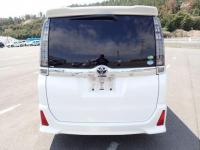 Toyota VOXY 2016