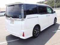 Toyota VOXY 2016