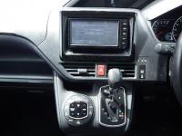 Toyota VOXY 2016