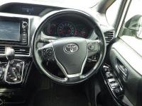 Toyota VOXY 2017