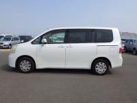 Toyota NOAH 2008