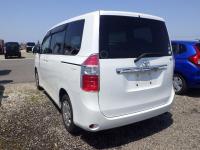 Toyota NOAH 2008