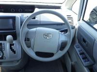 Toyota NOAH 2008