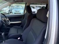 Toyota IST 2004