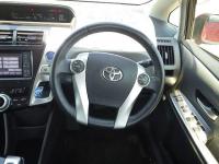 Toyota PRIUS ALPHA 2012