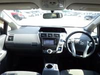 Toyota PRIUS ALPHA 2012