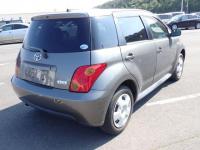 Toyota IST 2005