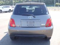 Toyota IST 2005