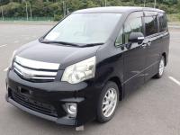 Toyota NOAH 2011
