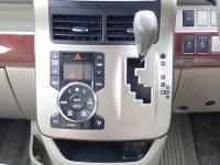 Toyota NOAH 2011