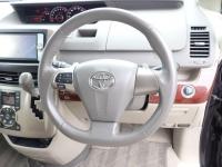 Toyota NOAH 2011