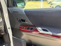 Toyota VELLFIRE 2009