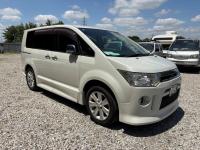 Mitsubishi DELICA D:5 2010