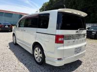 Mitsubishi DELICA D:5 2010