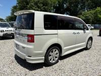 Mitsubishi DELICA D:5 2010