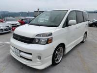 Toyota VOXY 2004