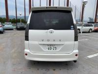 Toyota VOXY 2004