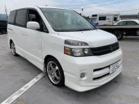 Toyota VOXY 2004