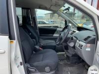 Toyota VOXY 2004