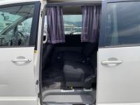 Toyota VOXY 2004