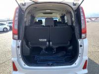 Toyota NOAH 2015