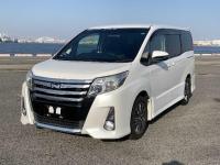 Toyota NOAH 2015