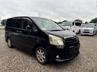 Toyota NOAH 2009