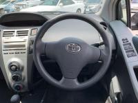 Toyota VITZ 2006