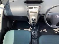 Toyota VITZ 2006