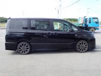 Toyota VOXY 2017