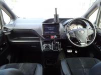 Toyota VOXY 2017