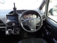 Toyota VOXY 2017