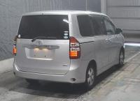 Toyota NOAH 2012