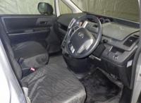 Toyota NOAH 2012