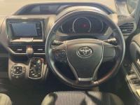 Toyota VOXY 2015