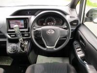 Toyota VOXY 2015