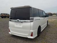Toyota VOXY 2018