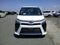 Toyota VOXY 2017