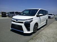 Toyota VOXY 2017