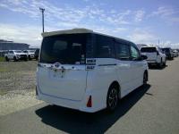 Toyota VOXY 2017