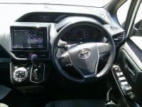 Toyota VOXY 2017