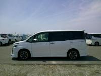 Toyota VOXY 2017