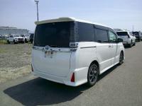 Toyota VOXY 2017