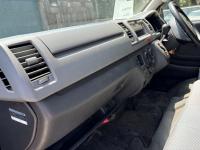 Toyota HIACE VAN 2004