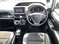 Toyota NOAH 2016